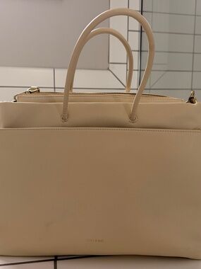 Cream shoulder tote bag with handle and shoulder straps